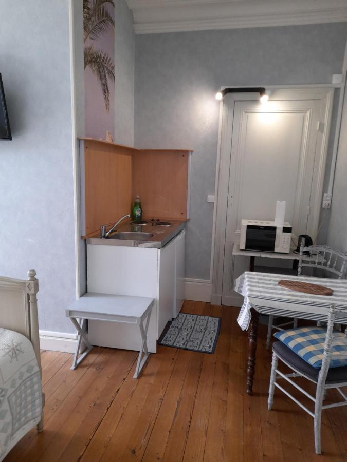 Chambres & Studios Chateau Saint Vincent Bazas Eksteriør billede